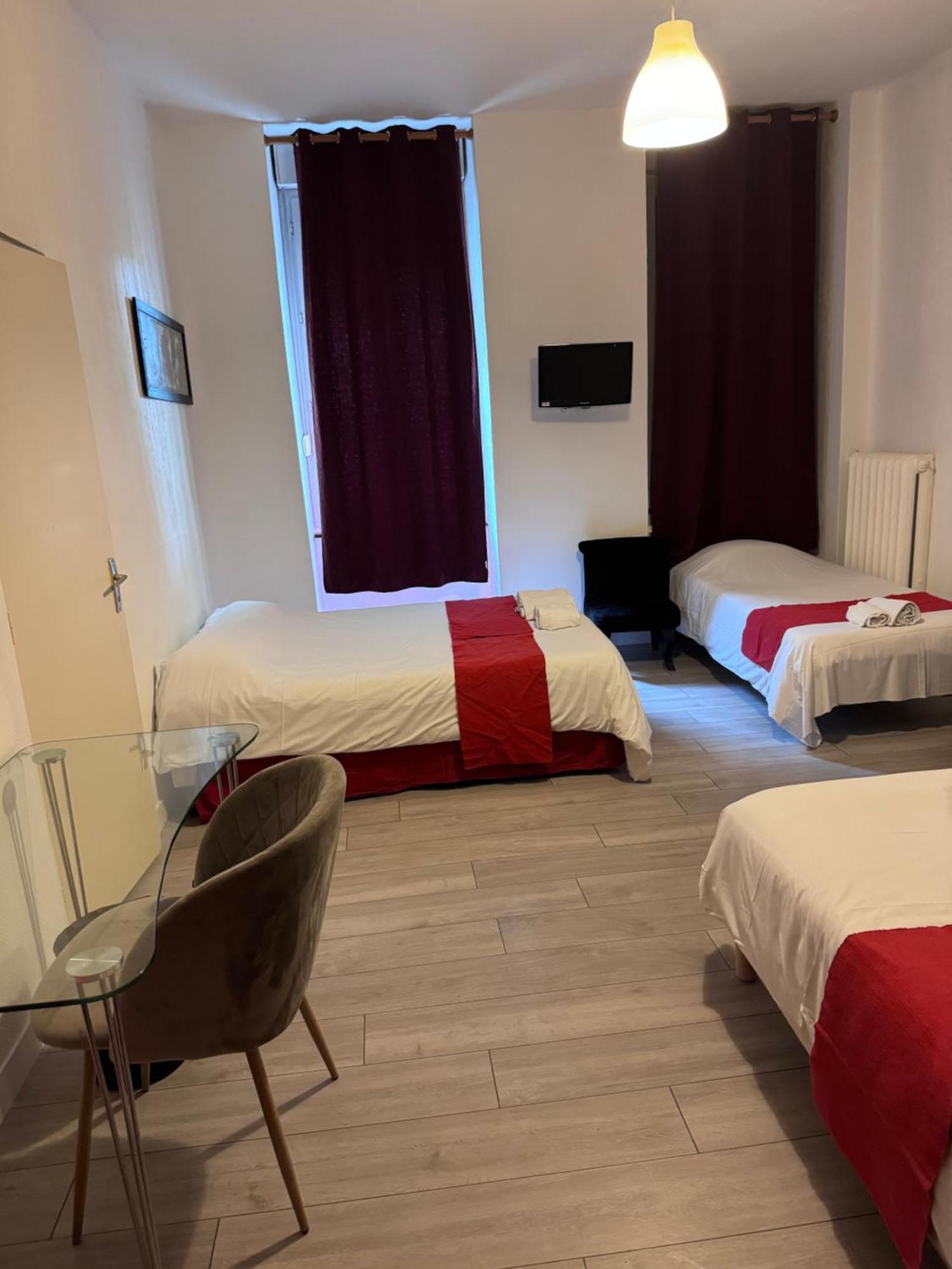 Hotel Central Каркассонн Екстер'єр фото